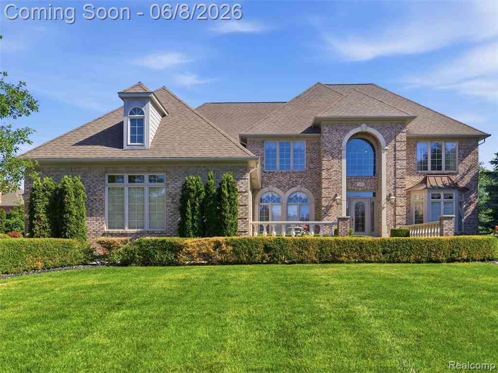 Homes For Sale - 54150 Queensborough Drive <br/> Shelby Twp, MI 48315