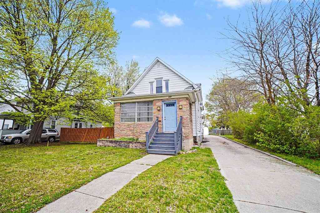 Homes For Sale - 133 Allen Avenue <br/> Alma, MI 48801