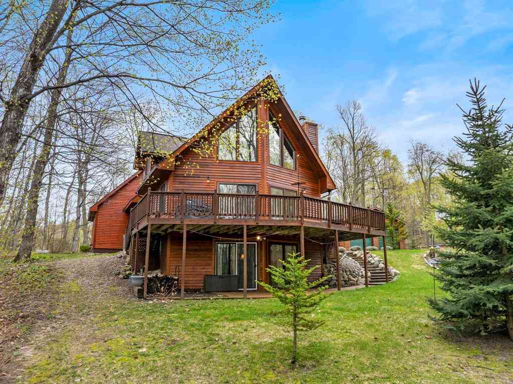 Homes For Sale - 8300 E Nicholas Drive <br/> Traverse City, MI 49684