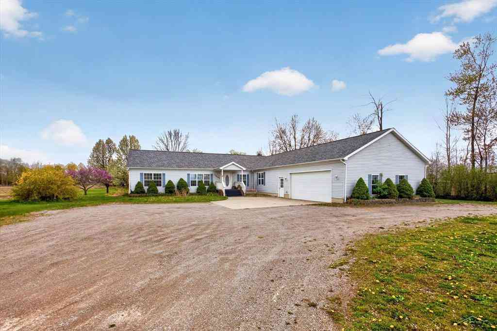 Homes For Sale - 11087 Pierce Road <br/> Saginaw County, Freeland, MI 48623