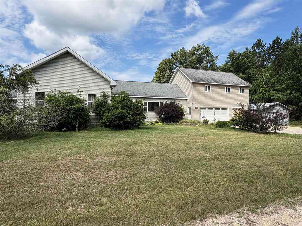 Homes For Sale - 8994 S Oak  <br/> Grayling, MI 49738