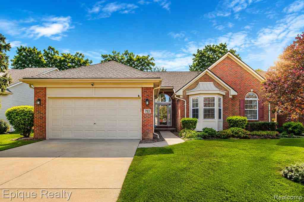 Condo For Sale - 753 Woodhaven Drive <br/> Commerce Twp, MI 48390