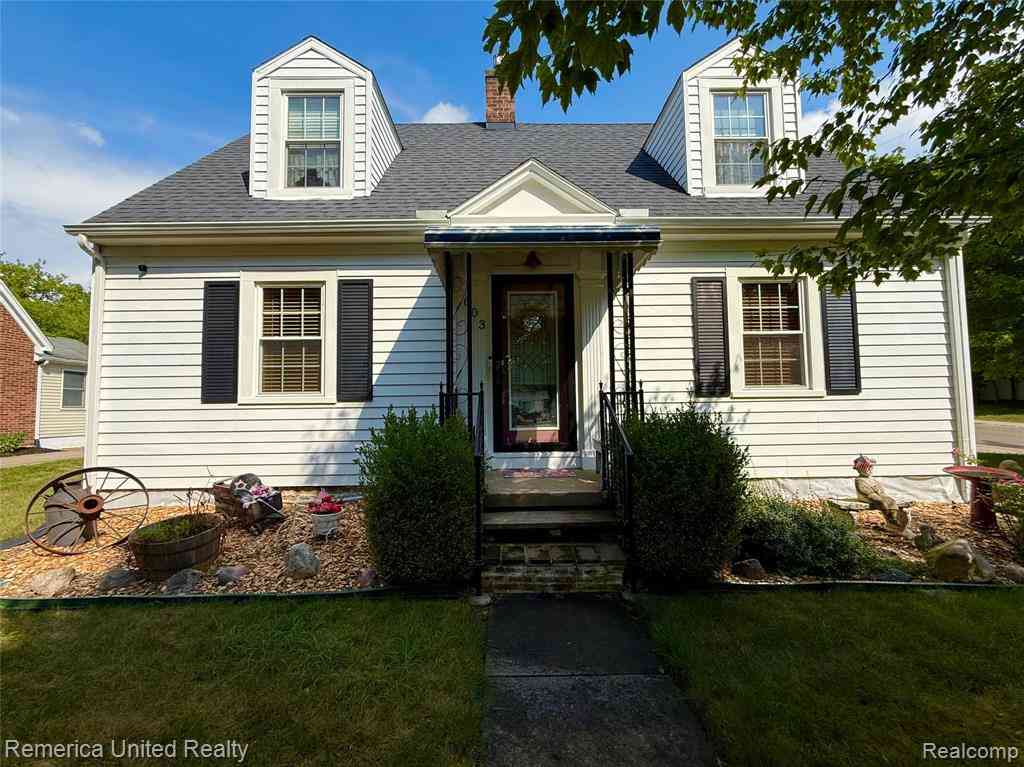 Homes For Sale - 603 N Michigan Avenue <br/> Howell, MI 48843