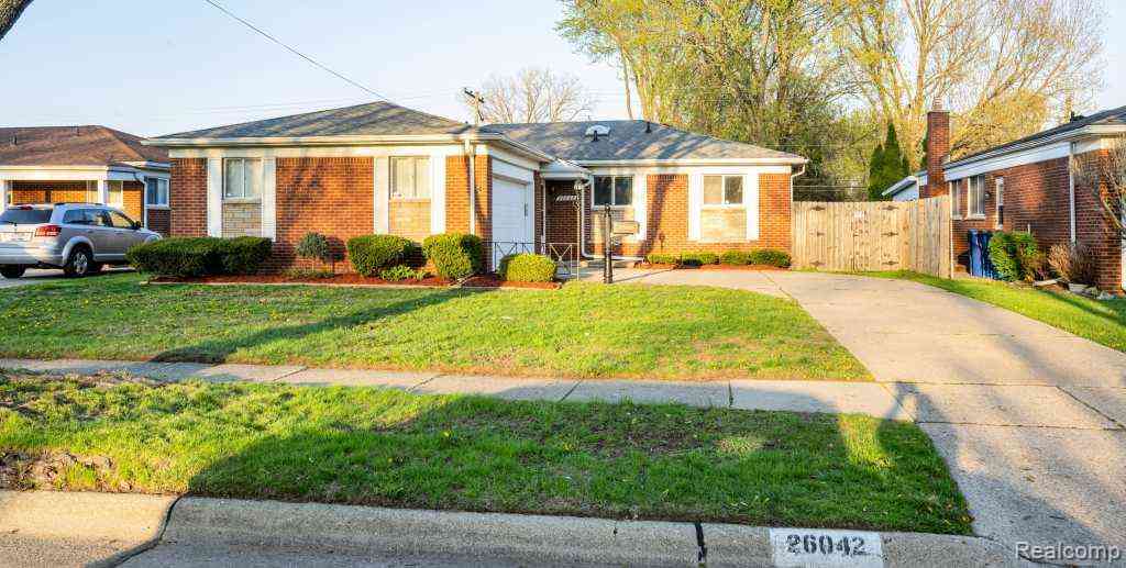 Homes For Sale - 26042 Dover Avenue <br/> Warren, MI 48089