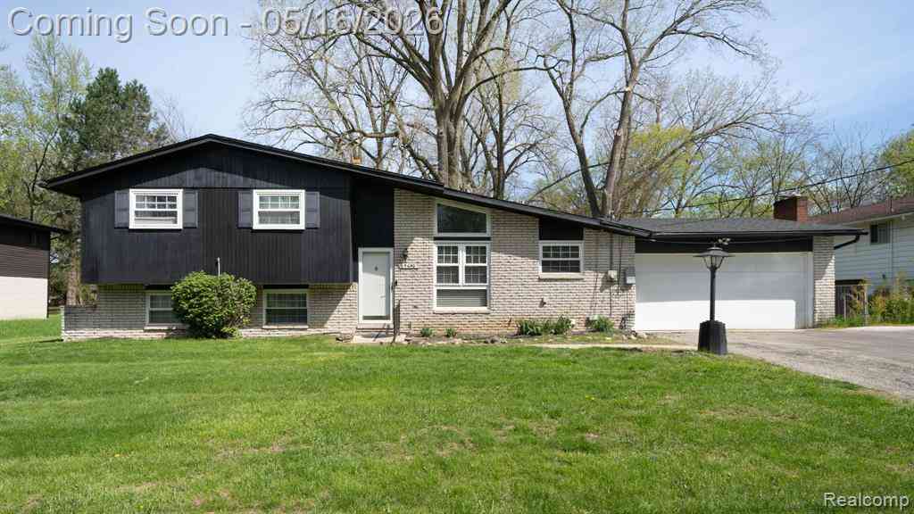 Homes For Sale - 19650 Midway Road <br/> Southfield, MI 48075