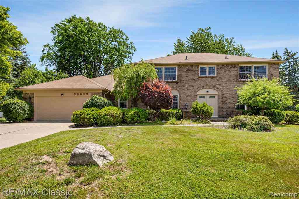 Homes For Sale - 36953 Fox Glen <br/> Farmington Hills, MI 48331