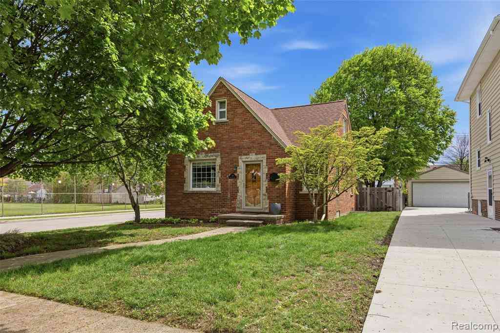 Homes For Sale - 240 N Highland Street <br/> Dearborn, MI 48128