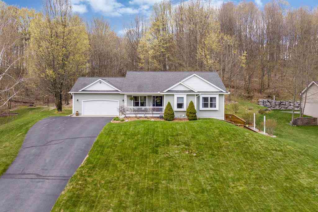 Homes For Sale - 1382 Elk Run <br/> Traverse City, MI 49696