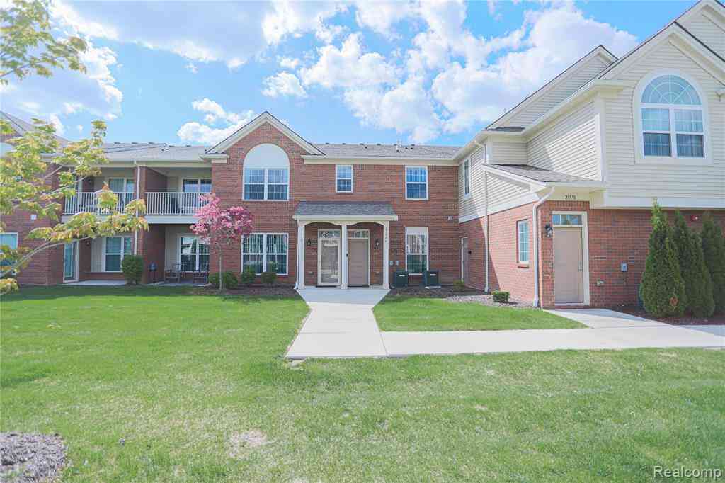 Condo For Sale - 21984 Andover Drive <br/> Macomb, MI 48042
