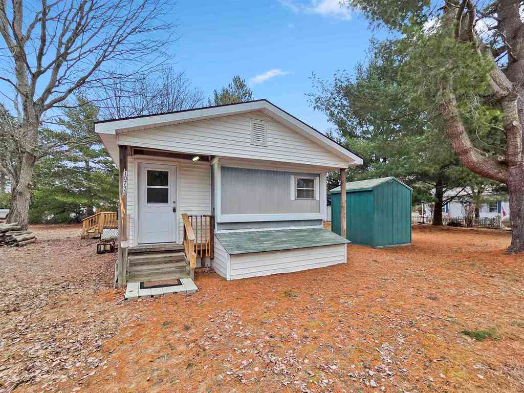 Homes For Sale - 10733 Freeman Road <br/> Mesick, MI 49668
