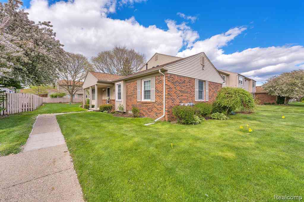 Condo For Sale - 24228 Bashian Drive <br/> Novi, MI 48375