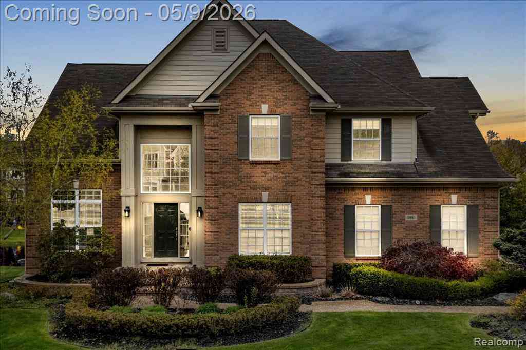 Homes For Sale - 3881 High Grove Way <br/> Lake Orion, MI 48360
