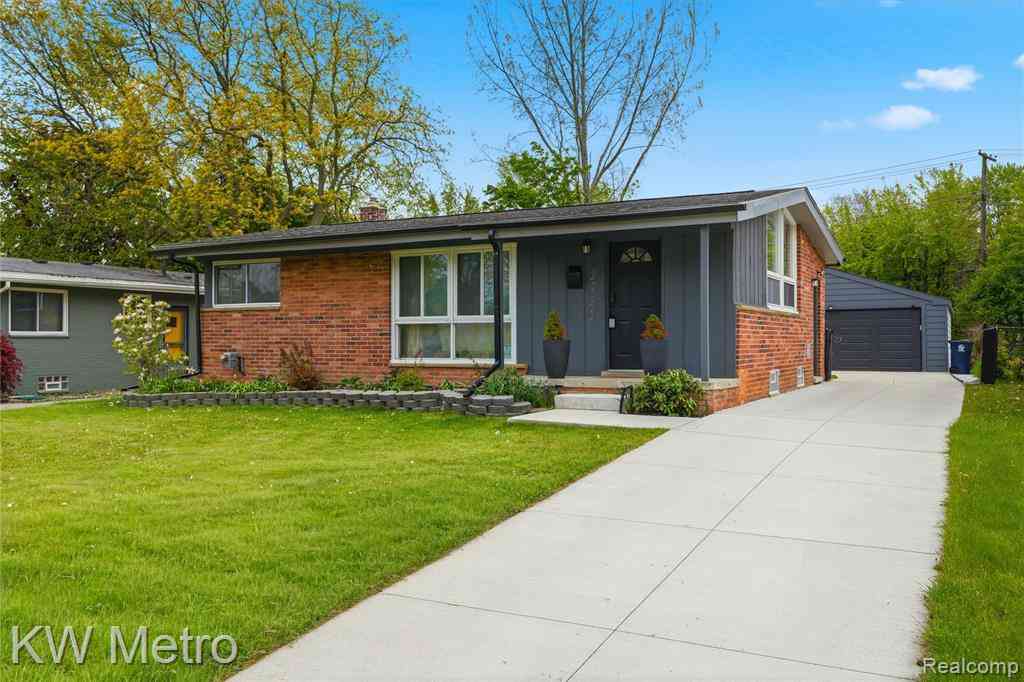 Homes For Sale - 1925 Nakota Road <br/> Royal Oak, MI 48073