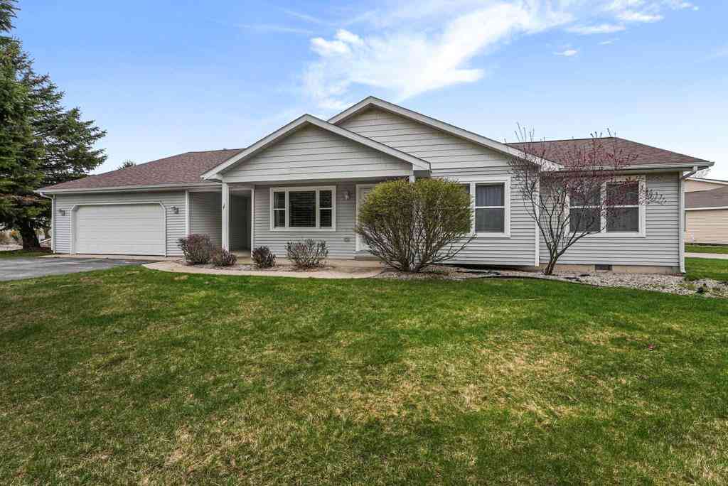 Condo For Sale - 2938 Rennie Street <br/> Traverse City, MI 49684
