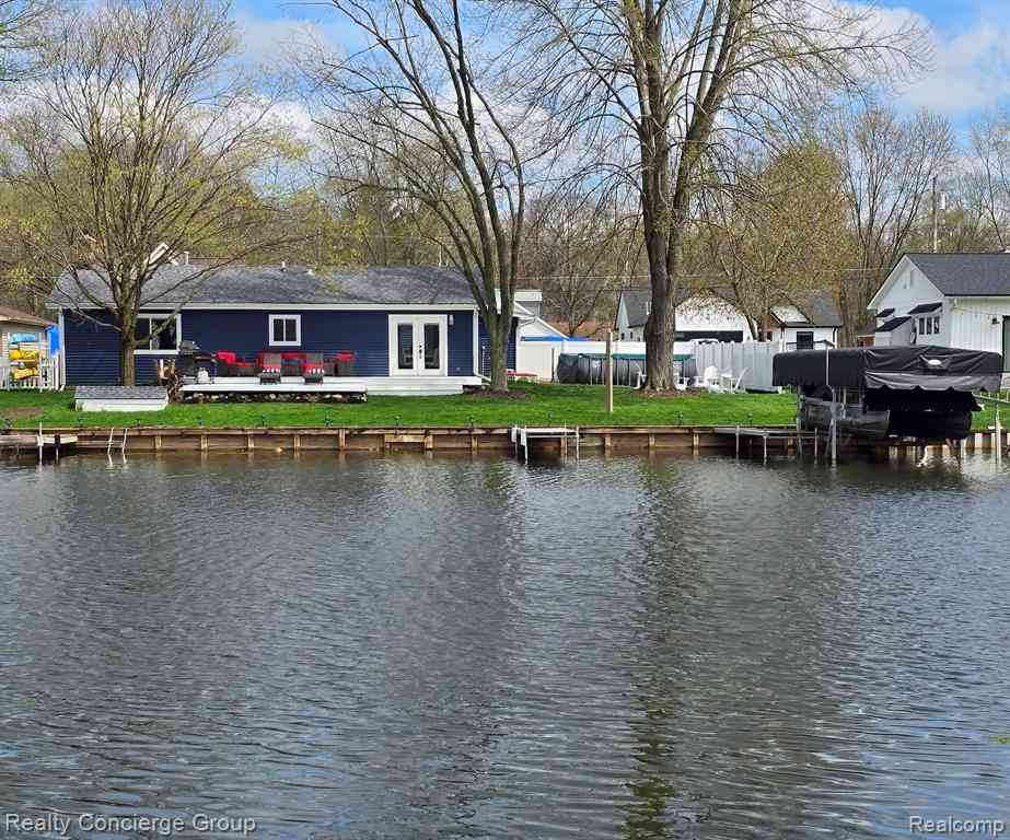 Homes For Sale - 10866 Colony Road <br/> Pinckney, MI 48169