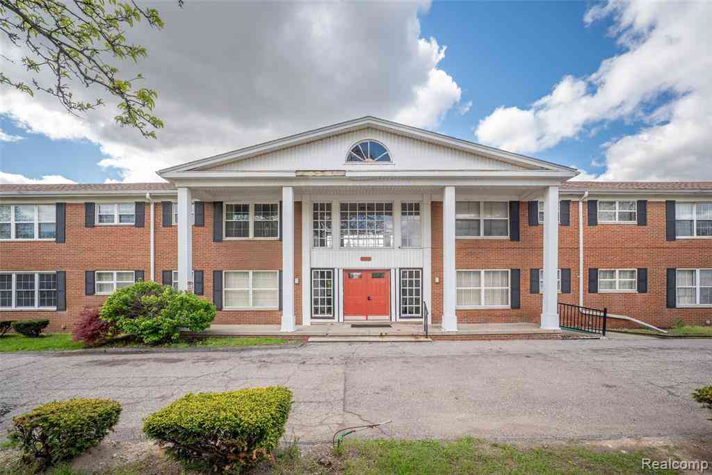 Condo For Sale - 25301 5 Mile Road  #227<br/> Redford, MI 48239