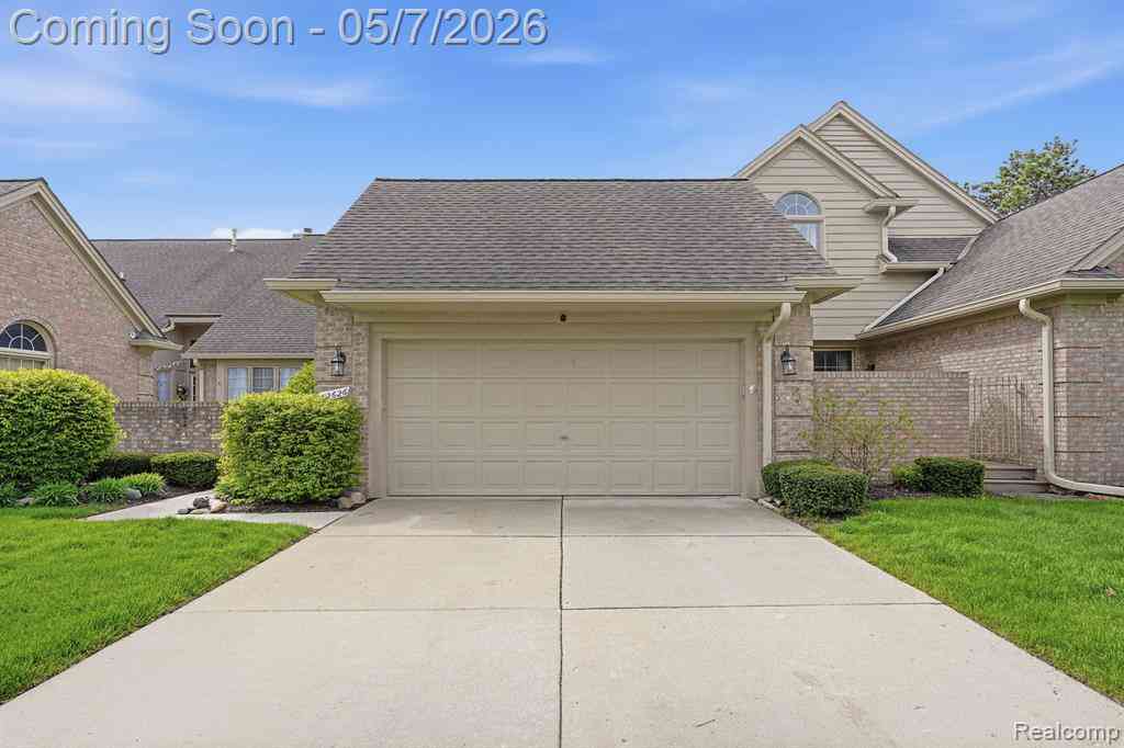 Condo For Sale - 42626 Christina Drive <br/> Sterling Heights, MI 48313