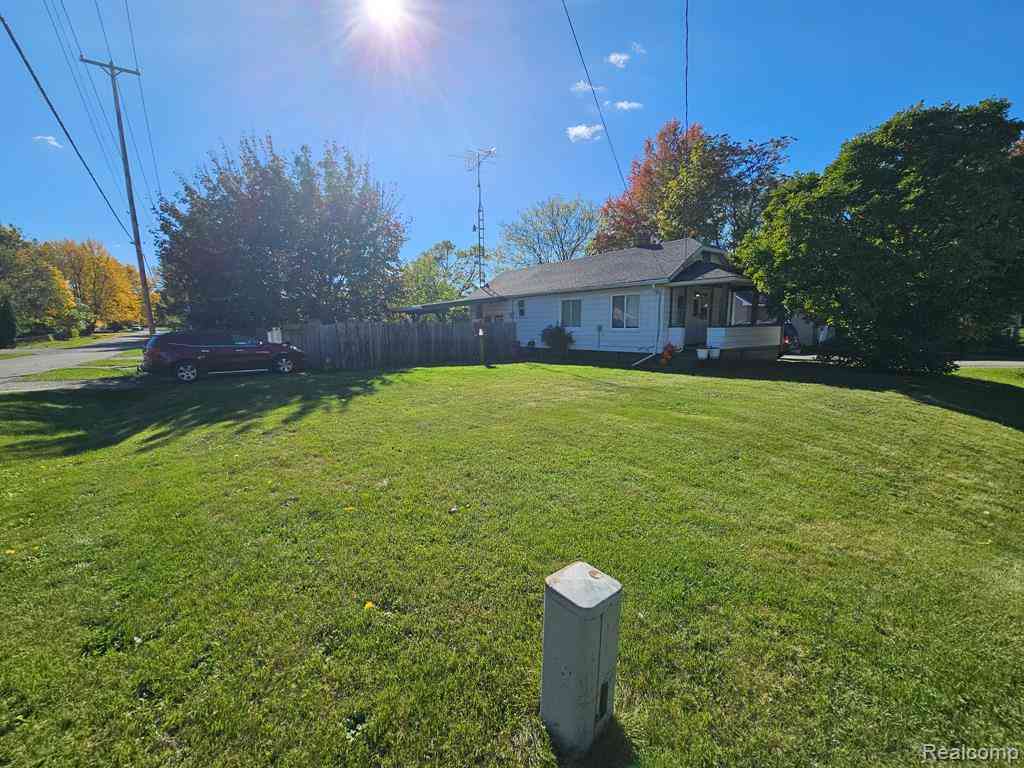 Homes For Sale - 1097 W Buder Avenue <br/> Flint, MI 48507