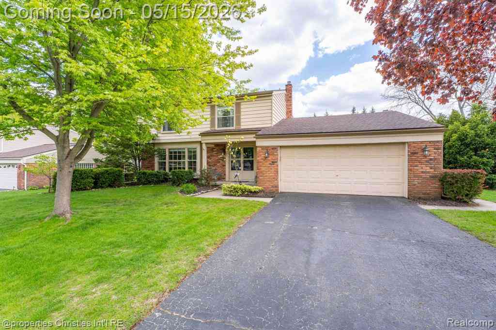 Homes For Sale - 8648 Tamarack Drive <br/> Shelby Twp, MI 48317
