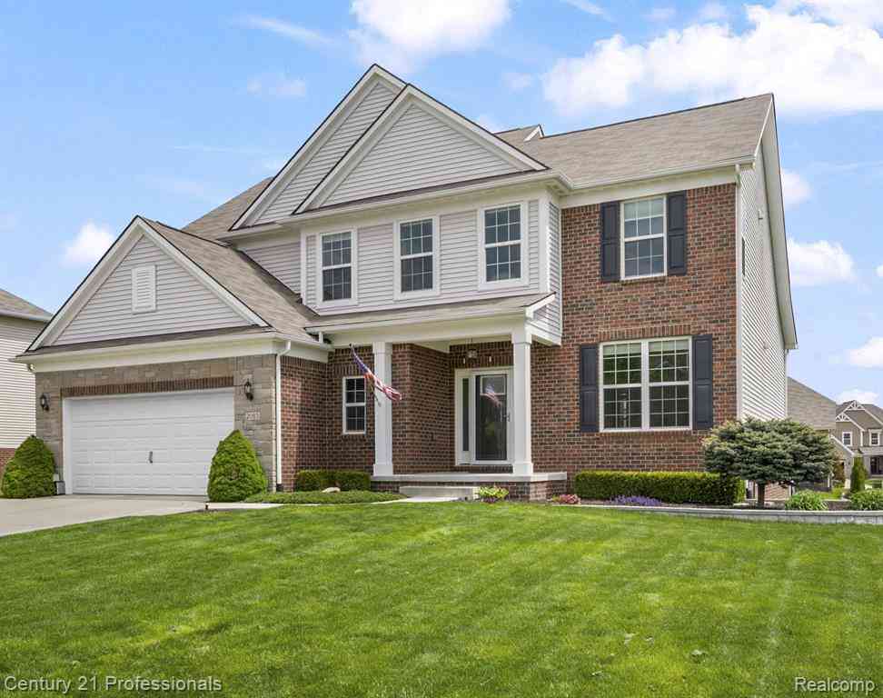 Homes For Sale - 2083 Findley Circle <br/> Lake Orion, MI 48360