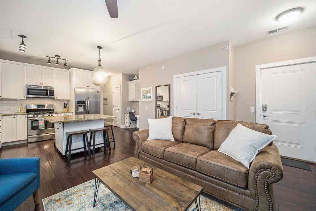 Condo For Sale - 115 E Eighth Street <br/> Traverse City, MI 49684
