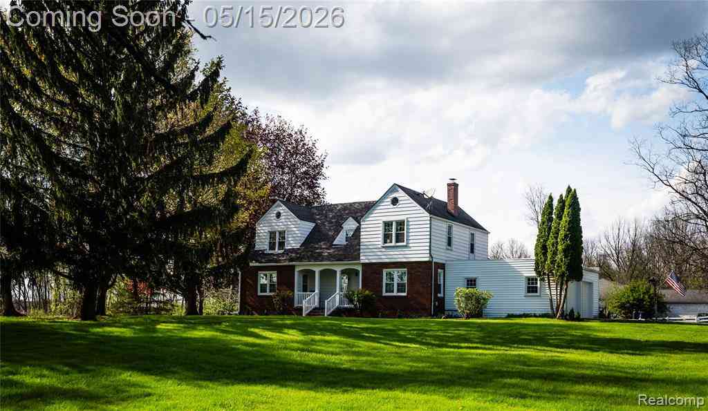 Homes For Sale - 56800 8 Mile Road <br/> Northville, MI 48167