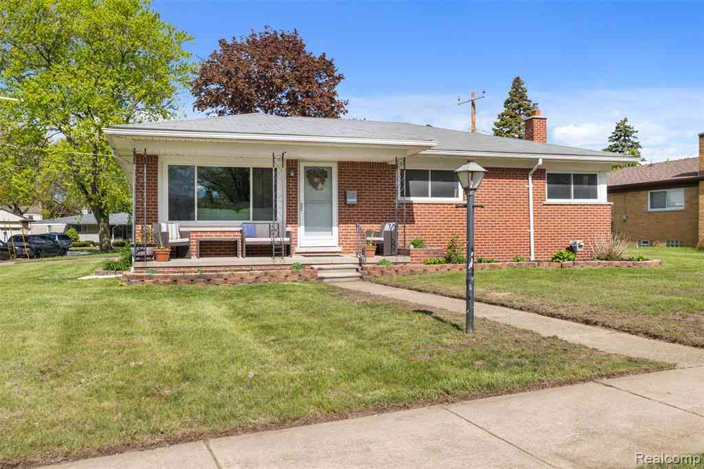 Homes For Sale - 14009 Berwick Street <br/> Livonia, MI 48154