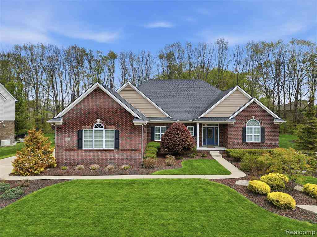 Homes For Sale - 23656 Millwood  <br/> South Lyon, MI 48178