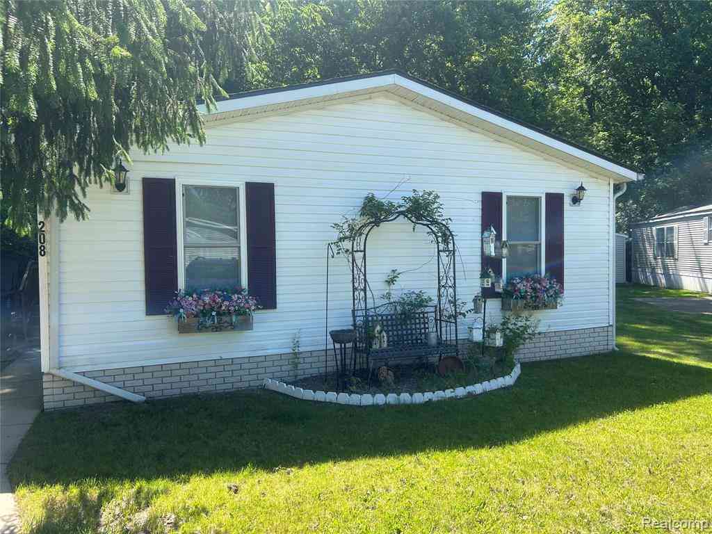Homes For Sale - 351 North Squirrel Rd   #208<br/> Auburn Hills, MI 48326