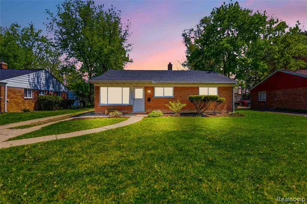 Homes For Sale - 28050 Stuart Avenue <br/> Southfield, MI 48076