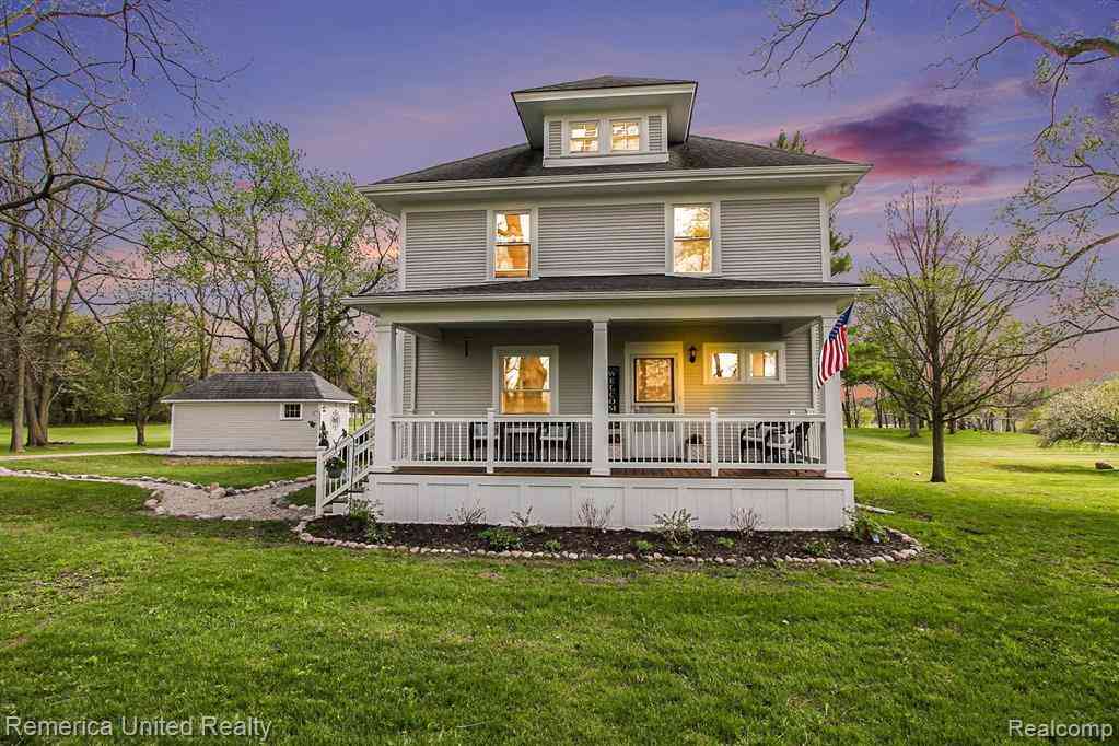 Homes For Sale - 525 W Buno Road <br/> Oakland County, Milford, MI 48381