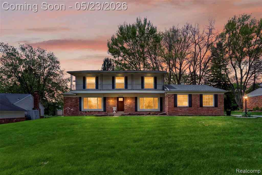 Homes For Sale - 30935 Perrys Crossing <br/> Farmington Hills, MI 48331