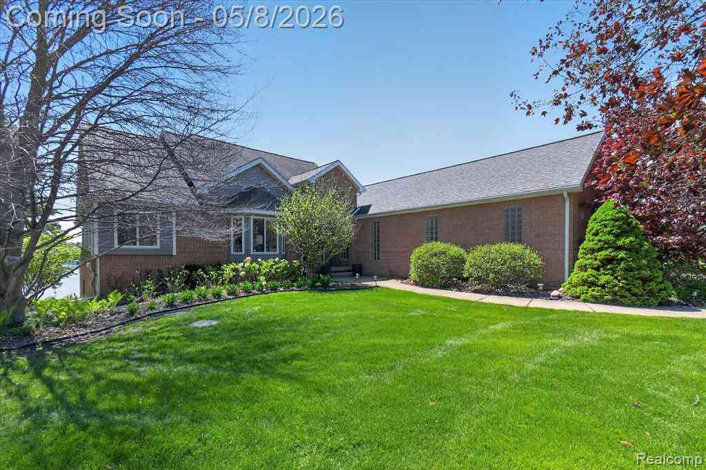 Homes For Sale - 8955 Sandy Ridge Drive <br/> Oakland County, White Lake, MI 48386
