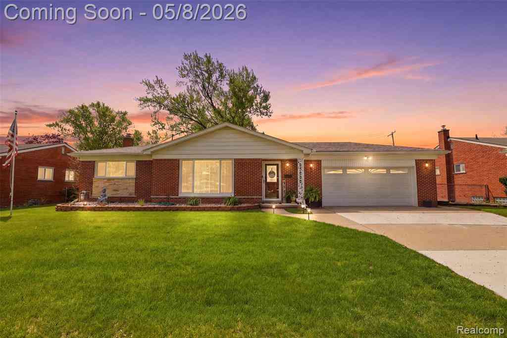 Homes For Sale - 27425 Lyndon Street <br/> Livonia, MI 48154