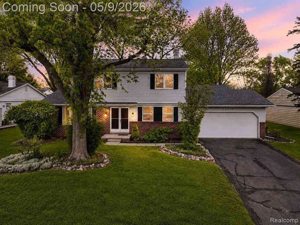 Homes For Sale - 22718 Chestnut Tree  <br/> Novi, MI 48375