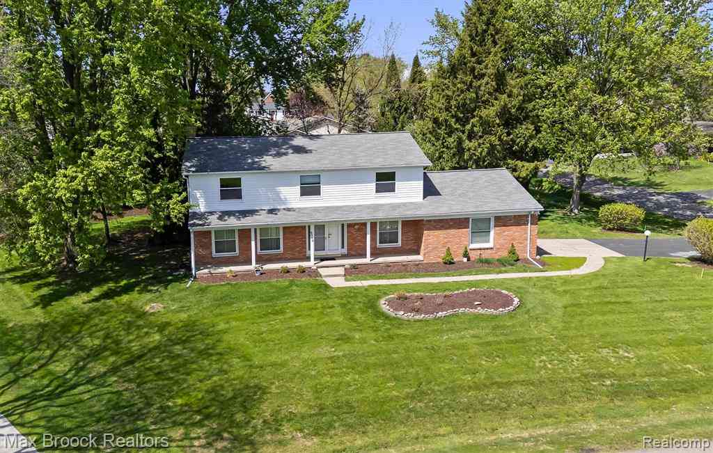 Homes For Sale - 6540 Alderley Way <br/> West Bloomfield, MI 48322