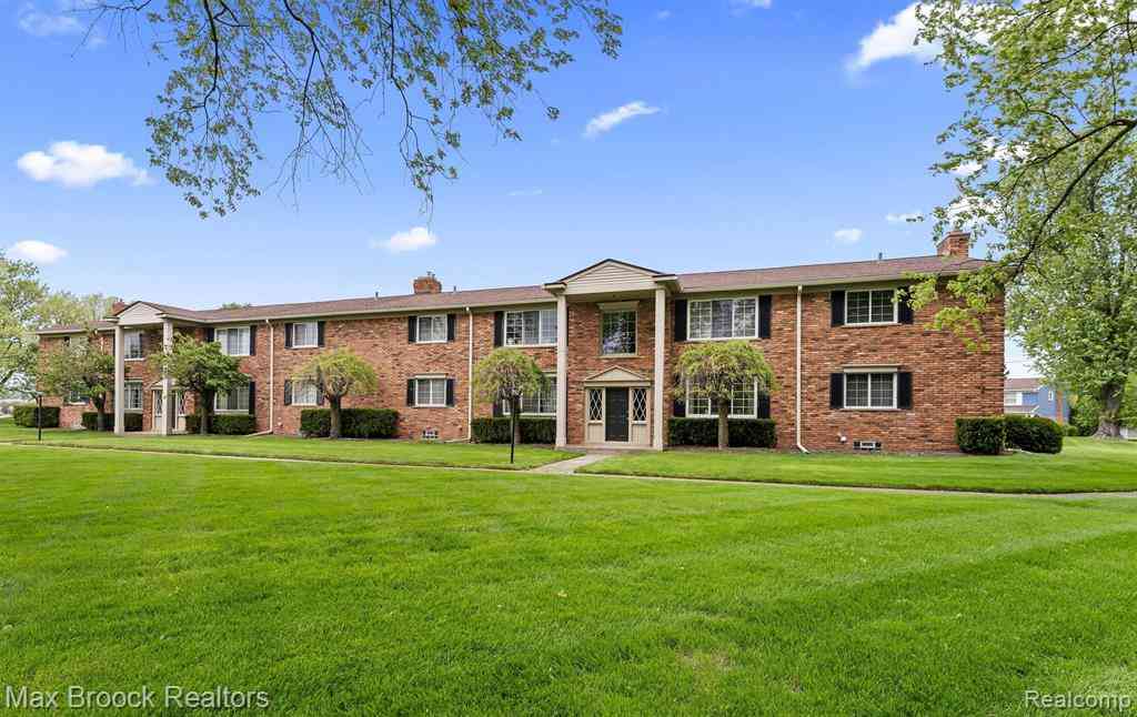 Condo For Sale - 42266 Woodward Avenue  #A 1<br/> Bloomfield Hills, MI 48304
