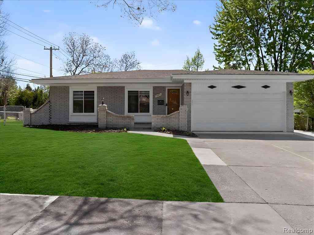 Homes For Sale - 14650 Edshire Drive <br/> Sterling Heights, MI 48312