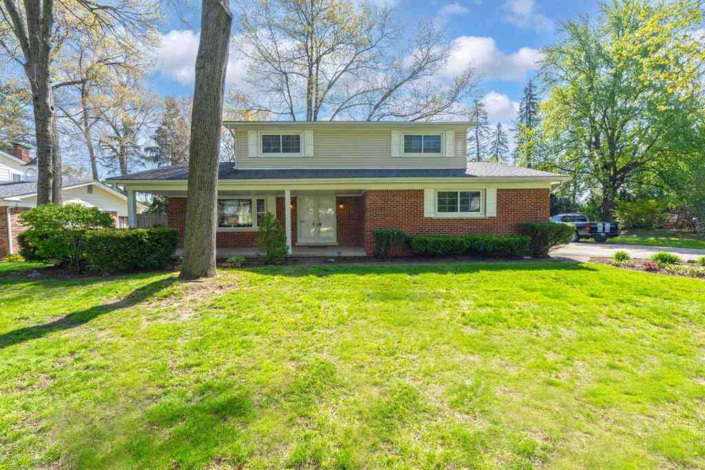 Homes For Sale - 6486 Thorneycroft Drive <br/> Shelby Twp, MI 48316