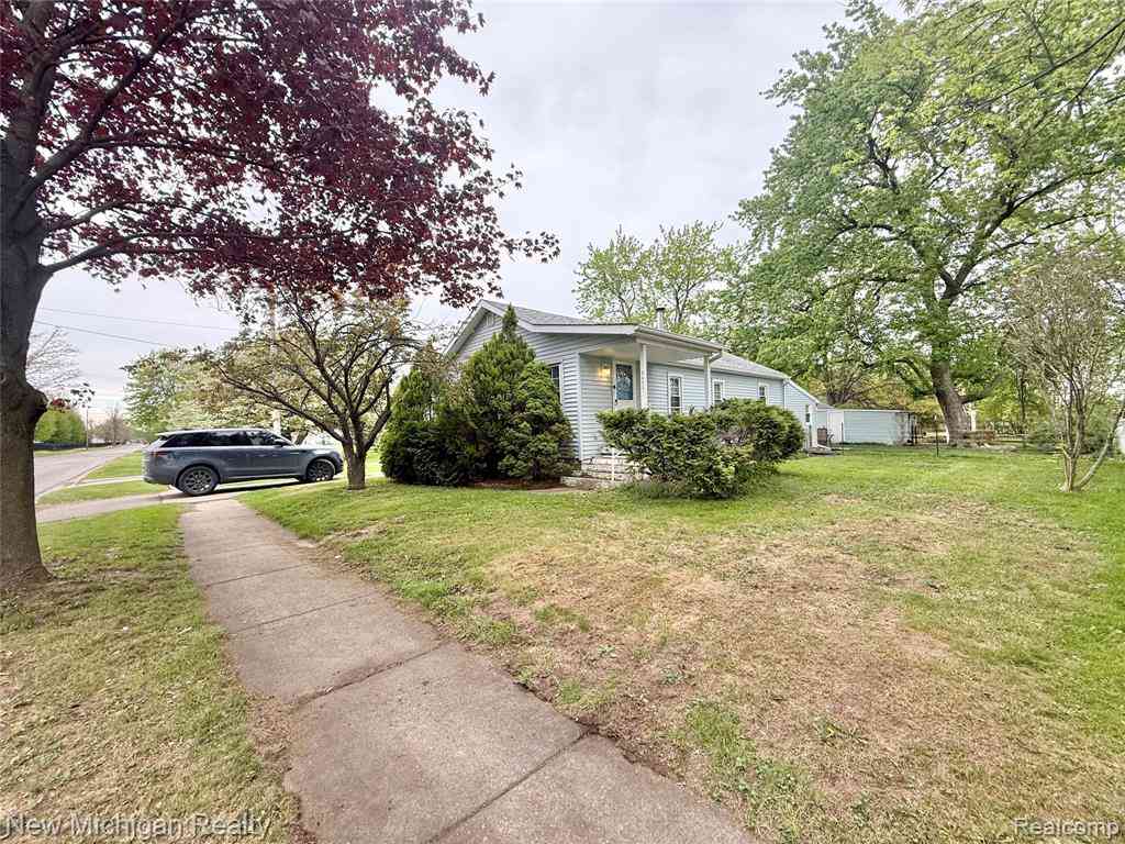 Homes For Sale - 3433 Camden Avenue <br/> Genesee County, Burton, MI 48529