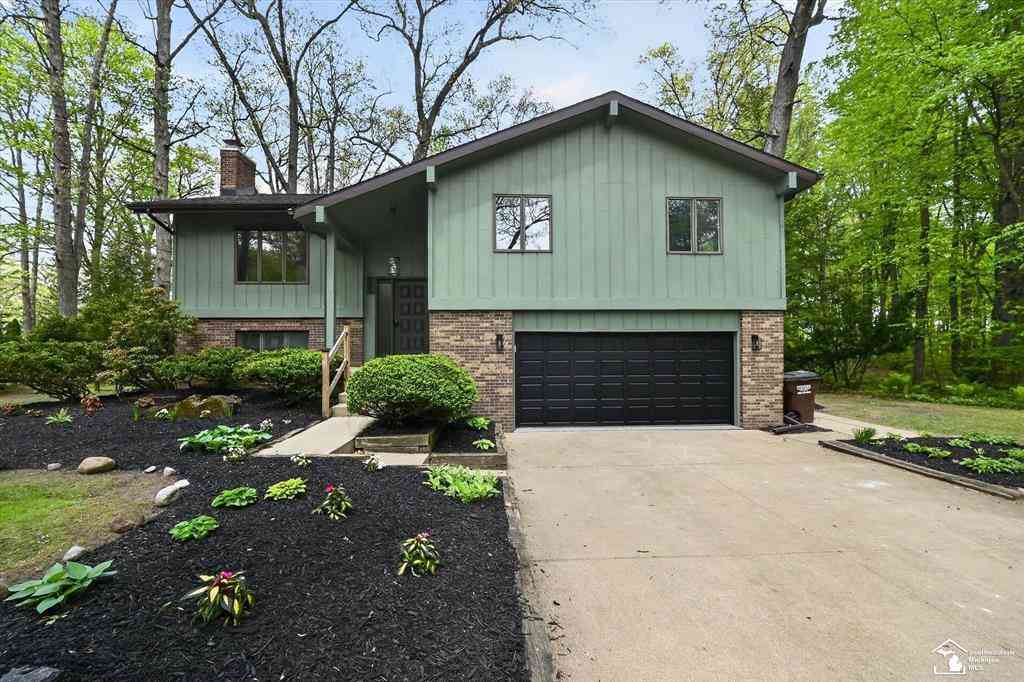 Homes For Sale - 1882 Brookwood Lane <br/> Temperance, MI 48182