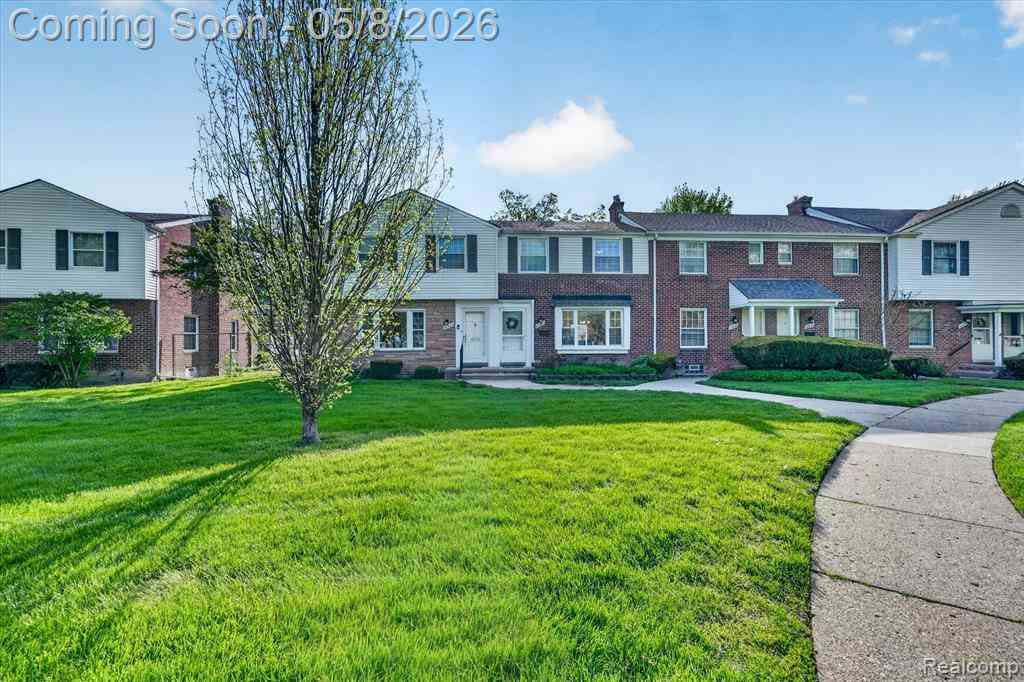 Condo For Sale - 22927 Lakeshore Drive <br/> Saint Clair Shores, MI 48080
