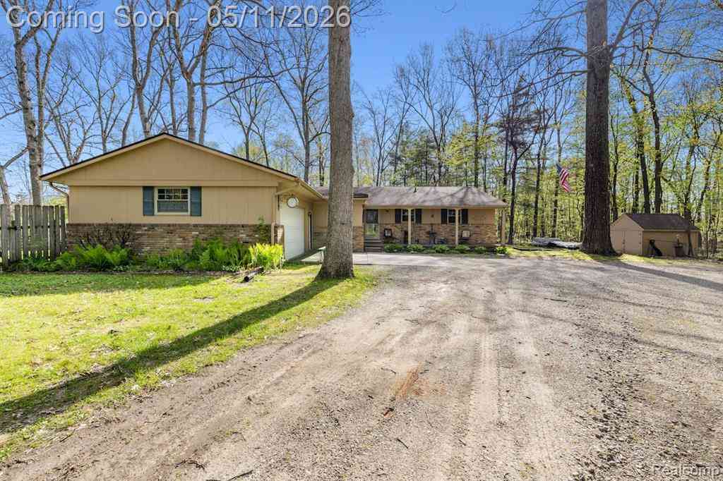 Homes For Sale - 2700 N Hacker Road <br/> Howell, MI 48855