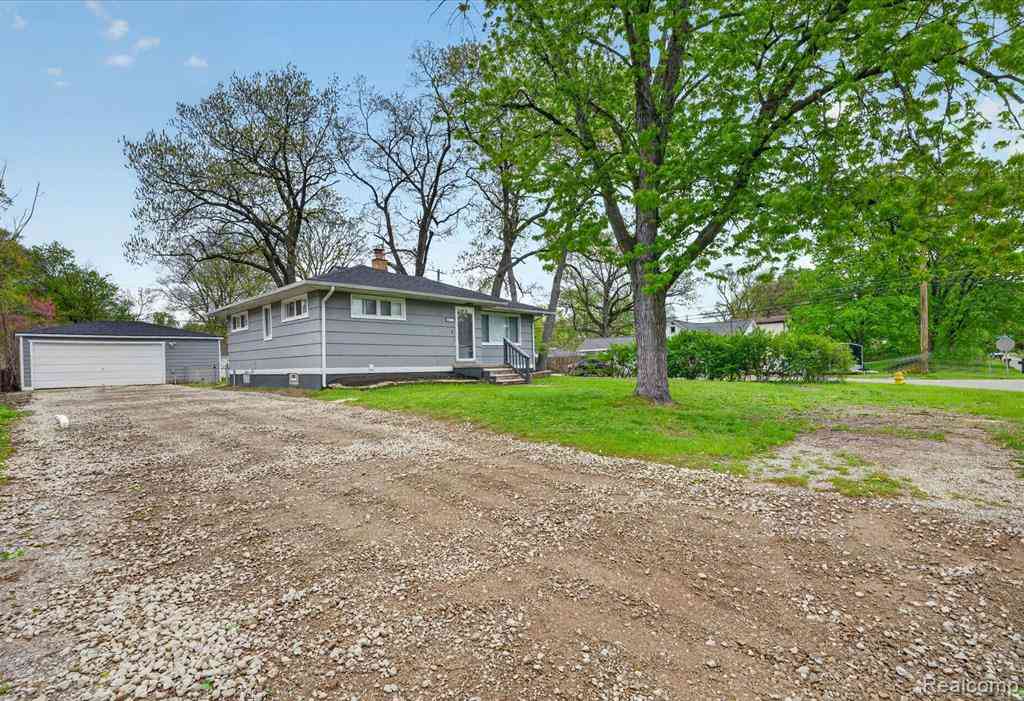 Homes For Sale - 35808 Schley Avenue <br/> Westland, MI 48186