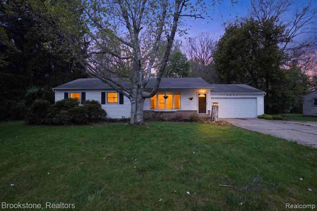 Homes For Sale - 4547 Marlborough Drive <br/> Ingham County, Okemos, MI 48864