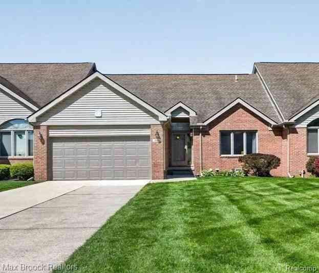 Condo For Sale - 1822 Pebble Creek Drive <br/> Canton, MI 48188