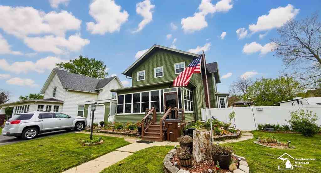 Homes For Sale - 230 E Center Street <br/> Petersburg, MI 49270