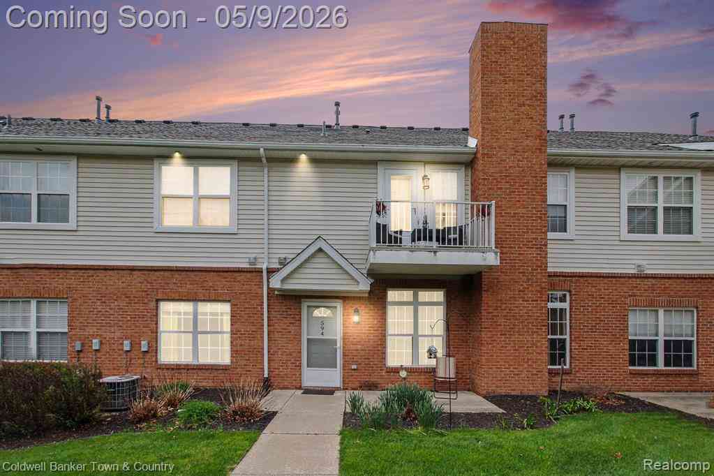 Condo For Sale - 594 Olde English Circle <br/> Howell, MI 48855