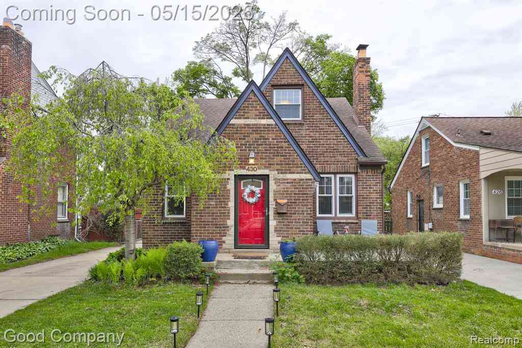 Homes For Sale - 430 S Edison Avenue <br/> Royal Oak, MI 48067