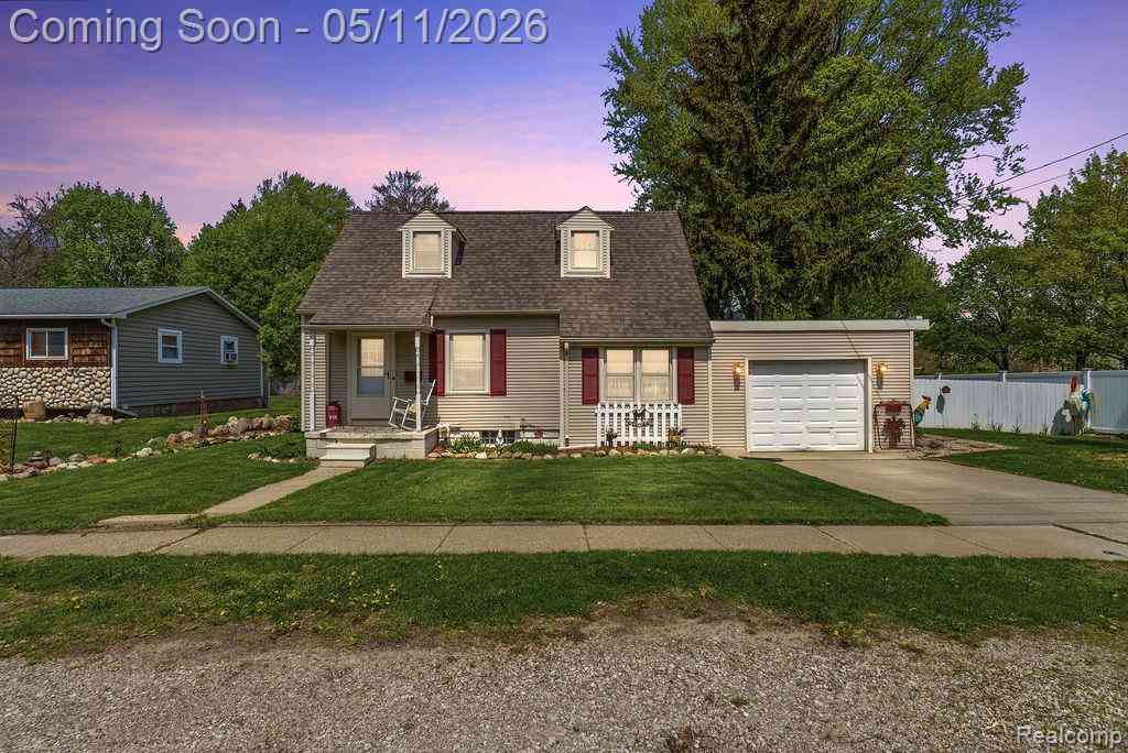 Homes For Sale - 310 W Caroline Street <br/> Fenton, MI 48430